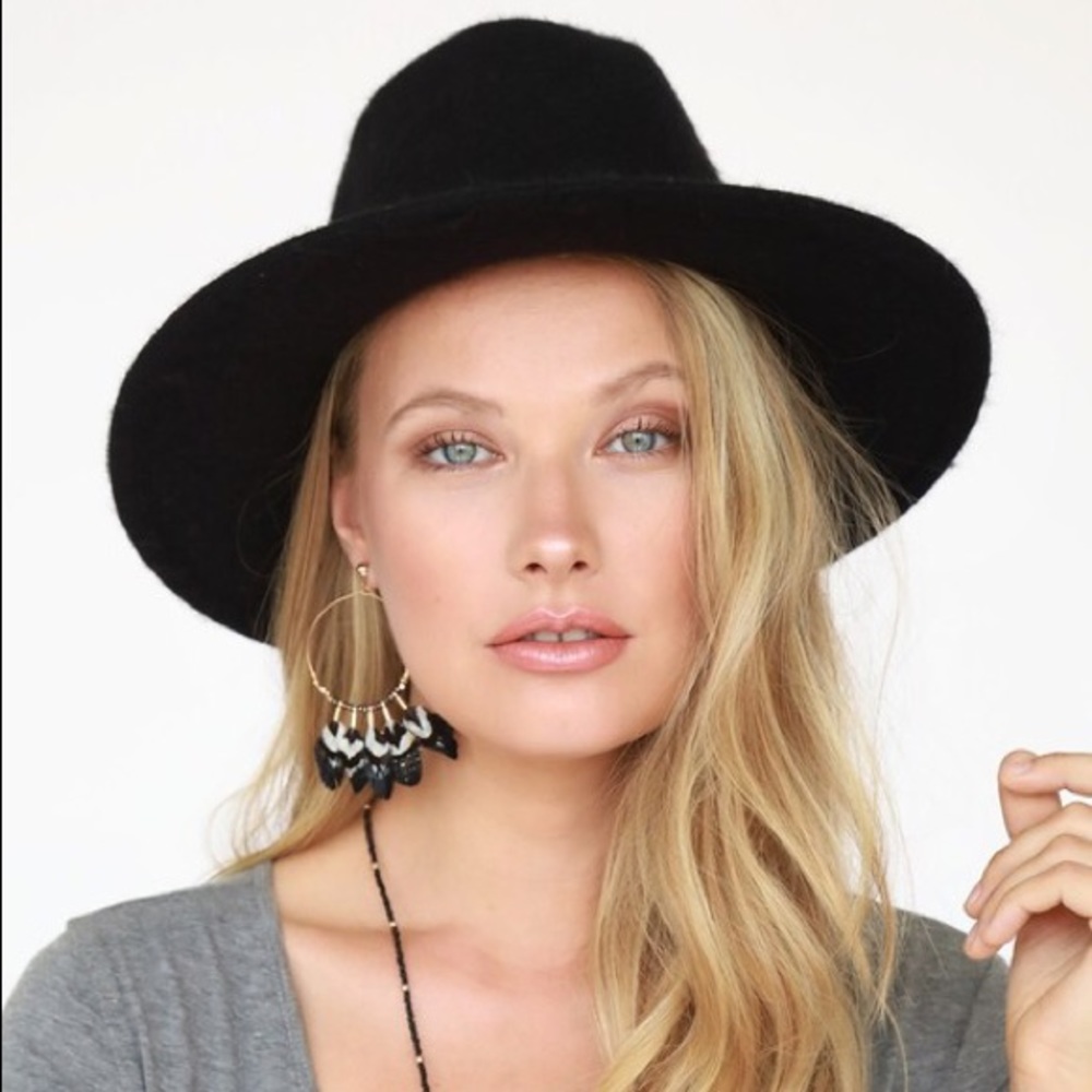 Soft Wool Felt Panama Hat in Black - Picture 2 of 5